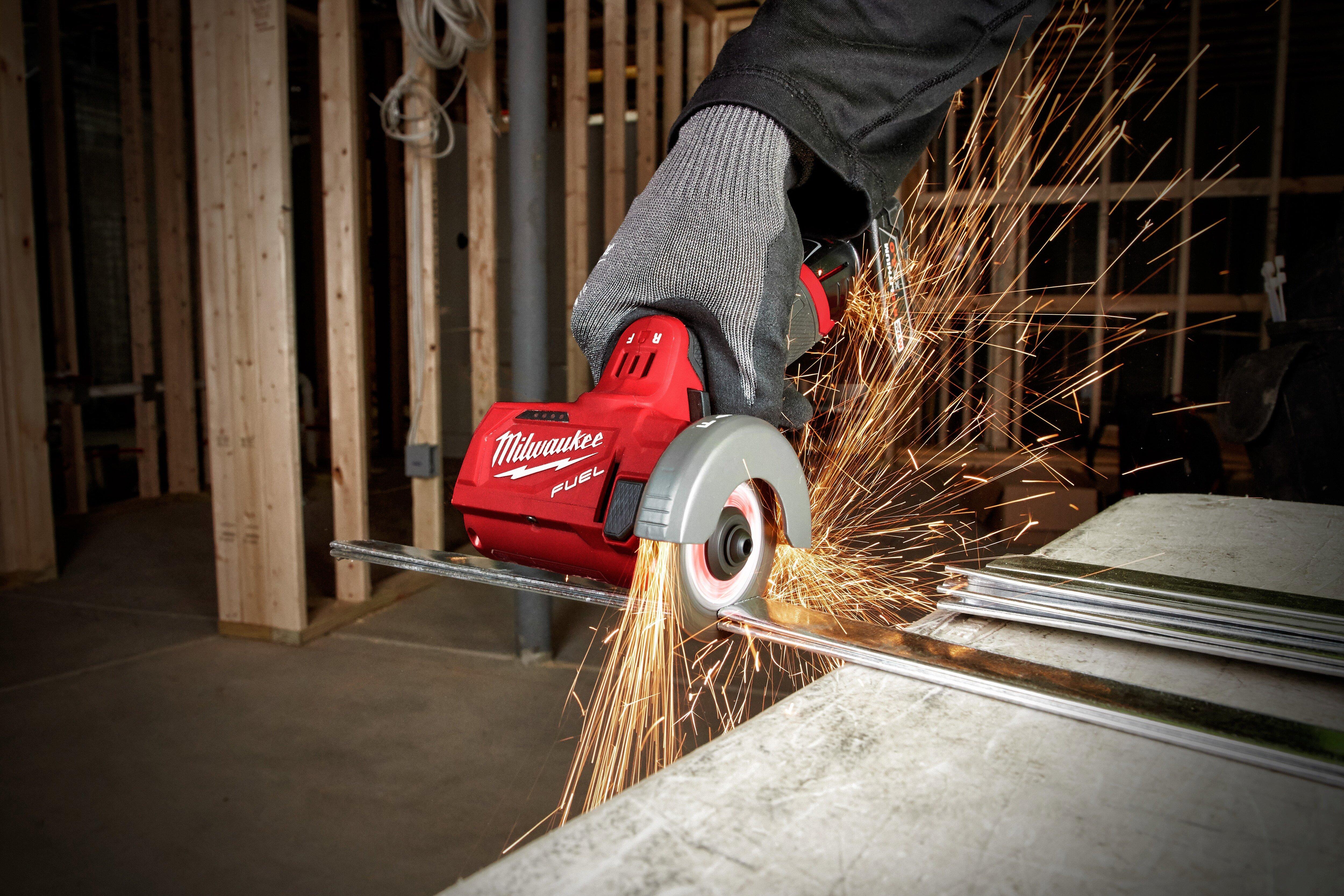 Milwaukee&reg; Red Cordless Lithium-ion Cut-Off Tool 