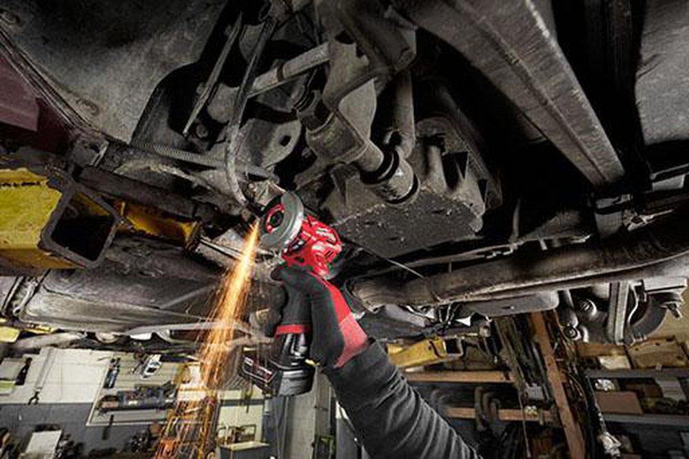 Milwaukee&reg; Red 3 in. Compact Cut Off Tool Kit in Red 