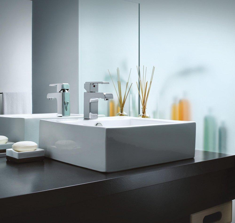 18 in. Towel Bar in Chrome 