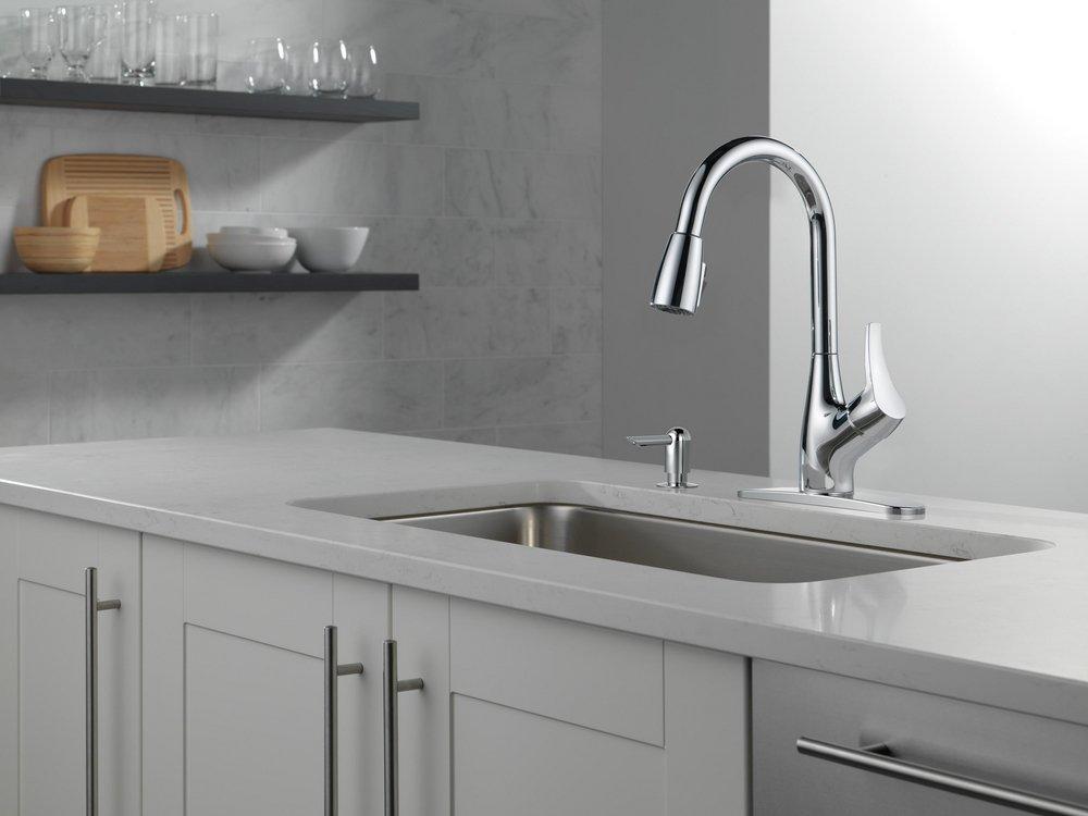 Peerless&reg; Polished Chrome Single Handle Pull Down Kitchen Faucet 