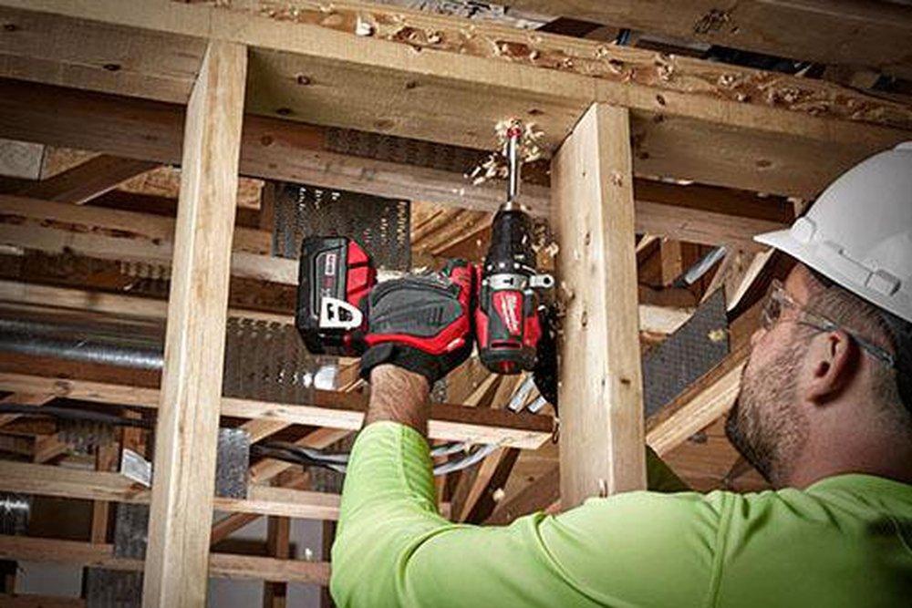 Milwaukee&reg; Red M18 Brushless 1/2 Hammer Drill Kit 