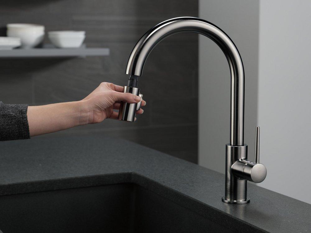 Delta Faucet Black Stainless Single Handle Pull Down Kitchen Faucet 