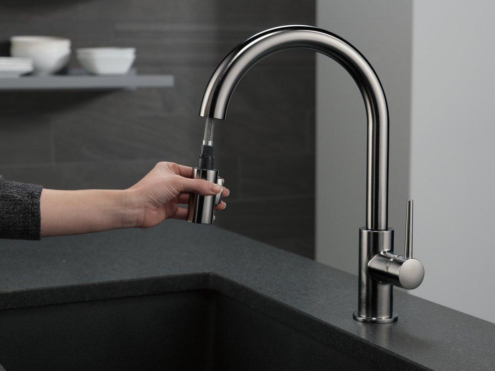 Delta Faucet Black Stainless Single Handle Pull Down Kitchen Faucet 