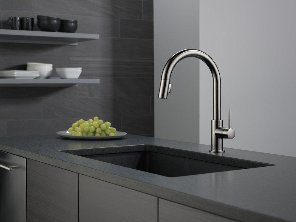 Delta Faucet Black Stainless Single Handle Pull Down Kitchen Faucet 