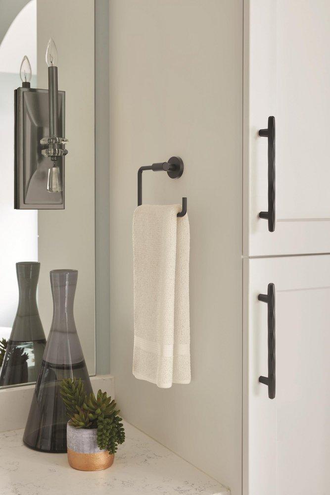 Arrondi 6-7/16 in (164 mm) Length Towel Ring in Matte Black 