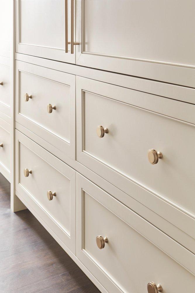 Oberon 1-3/4 in (44 mm) Diameter Golden Champagne Cabinet Knob 