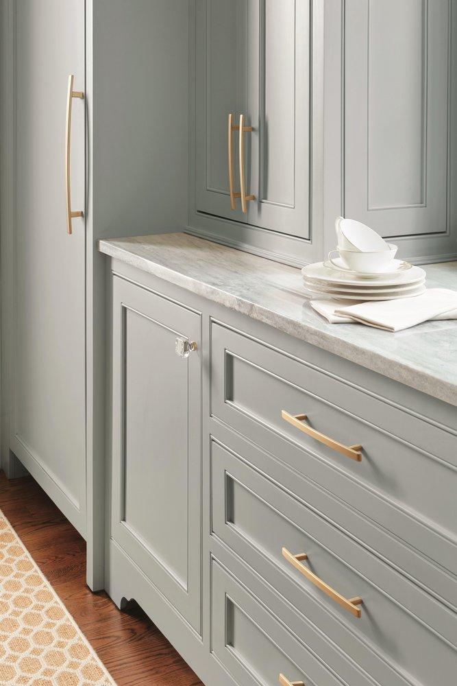 Cyprus 5-1/16 in (128 mm) Center-to-Center Golden Champagne Cabinet Pull 