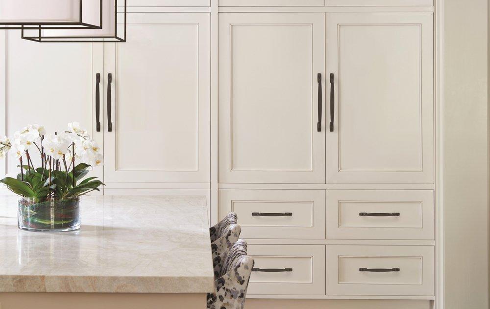 Highland Ridge 12 in (305 mm) Center-to-Center Dark-Oiled Bronze Appliance Pull 