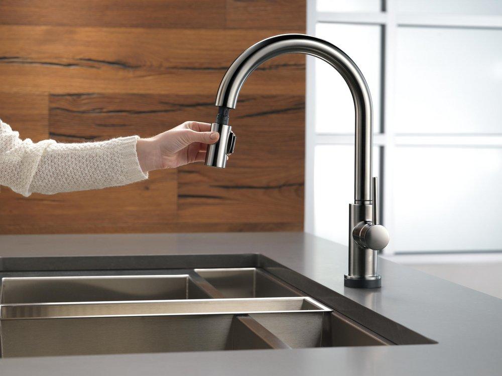Delta Faucet Black Stainless Single Handle Pull Down Touch Activated Kitchen Faucet 