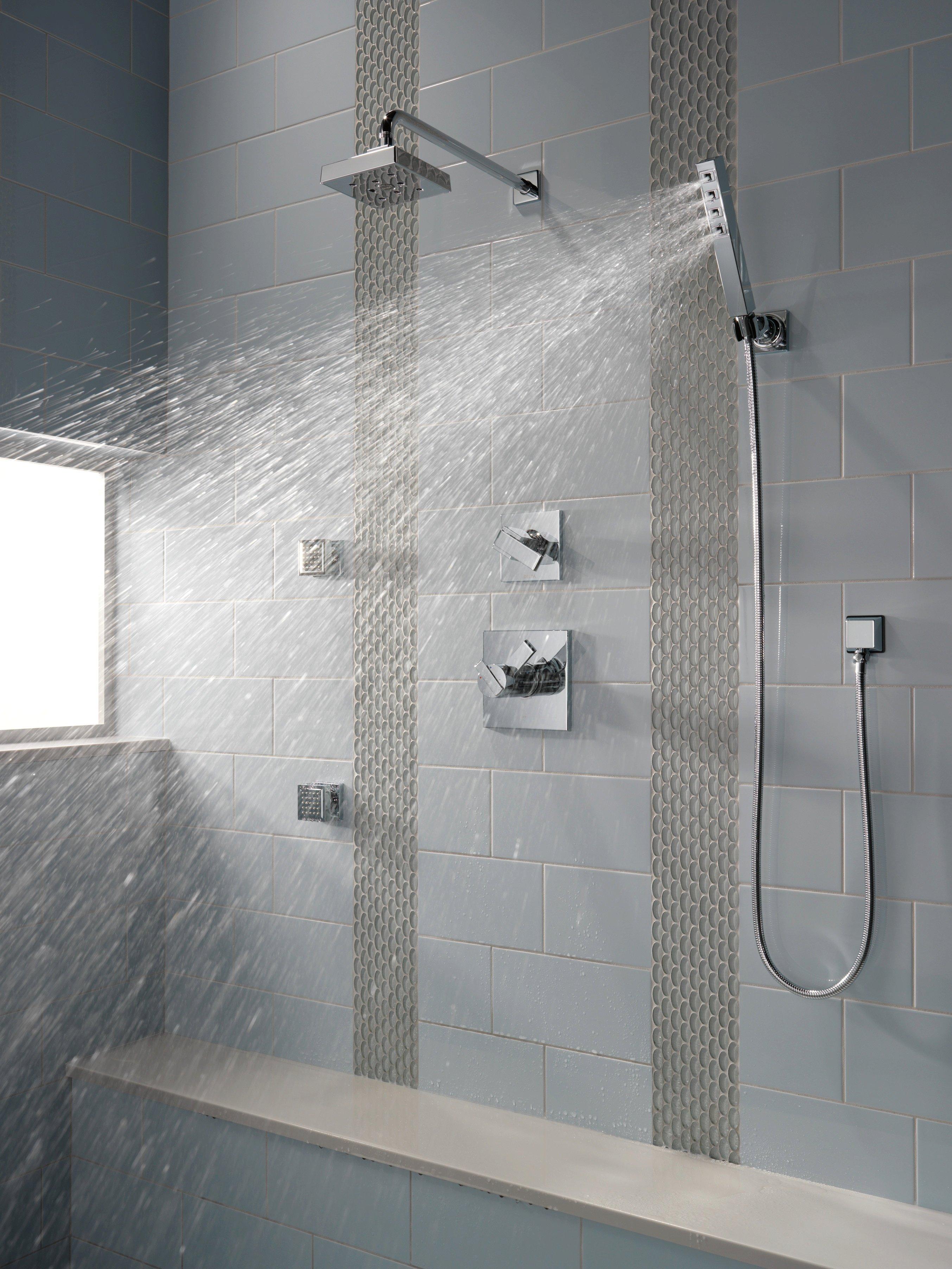 Delta Faucet Matte Black 1/2 x 16 in. NPT x MIPS Brass Shower Arm 