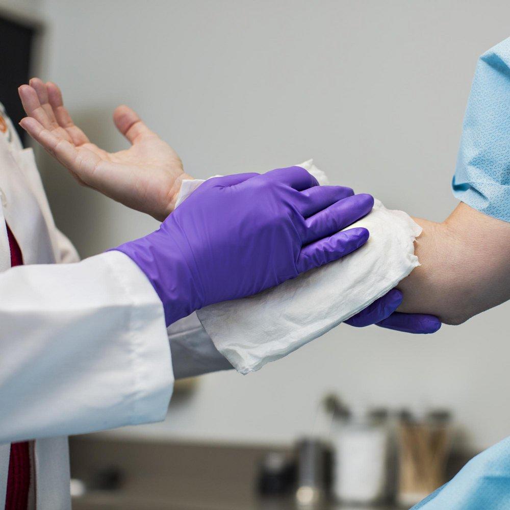 Kimberly Clark Purple XL Size Powder Free Nitrile Textured Fingertips Glove in Purple Case of 10 