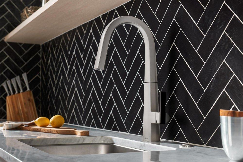 Moen Spot Resist&trade; Stainless Single Handle Pull Down Kitchen Faucet 