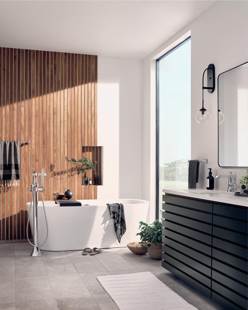 Moen Chrome Single Handle Monoblock Bathroom Sink Faucet Lever Handle 