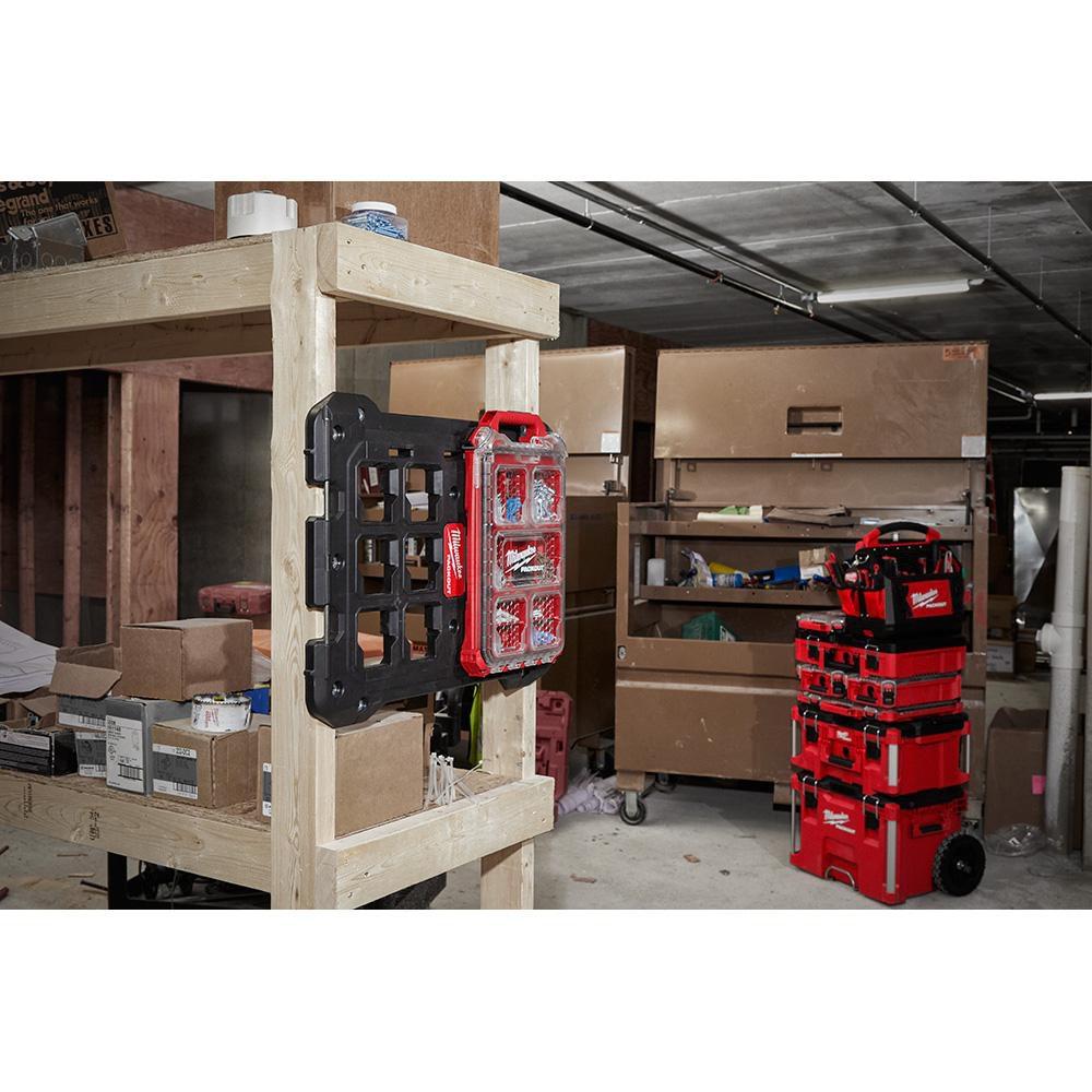 Milwaukee&reg; Black 18-2/5 in. Mounting Plate 