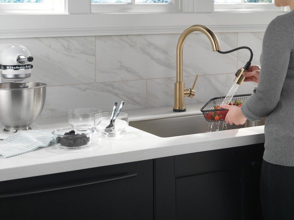 Delta Faucet Champagne Bronze Single Handle Pull Down Voice and Touch Activated Kitchen Faucet 