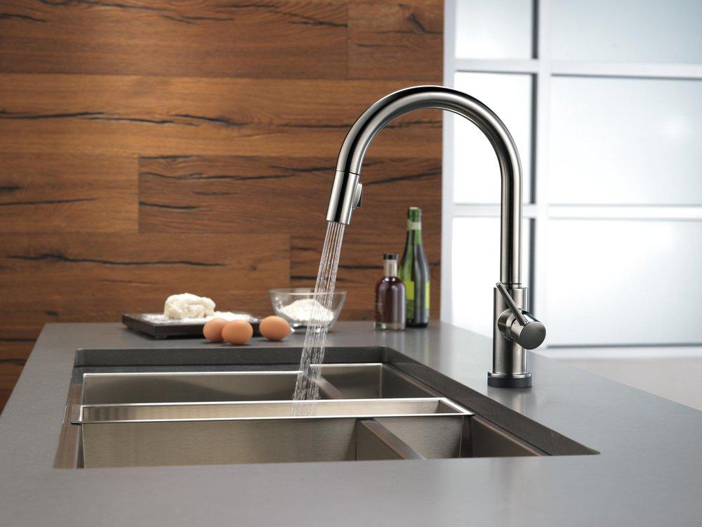 Delta Faucet Black Stainless Single Handle Pull Down Voice and Touch Activated Kitchen Faucet 