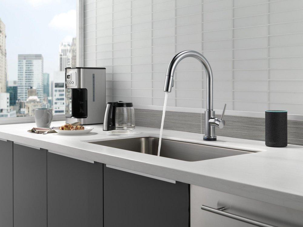 Delta Faucet Arctic Stainless Single Handle Pull Down Voice and Touch Activated Kitchen Faucet 