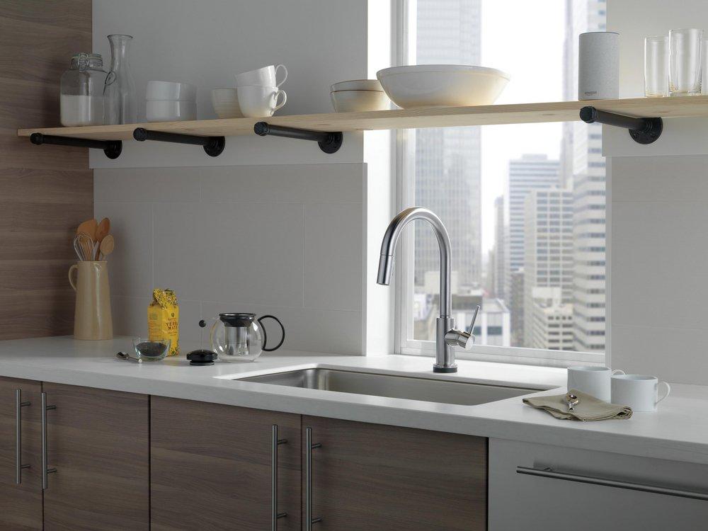 Delta Faucet Arctic Stainless Single Handle Pull Down Voice and Touch Activated Kitchen Faucet 