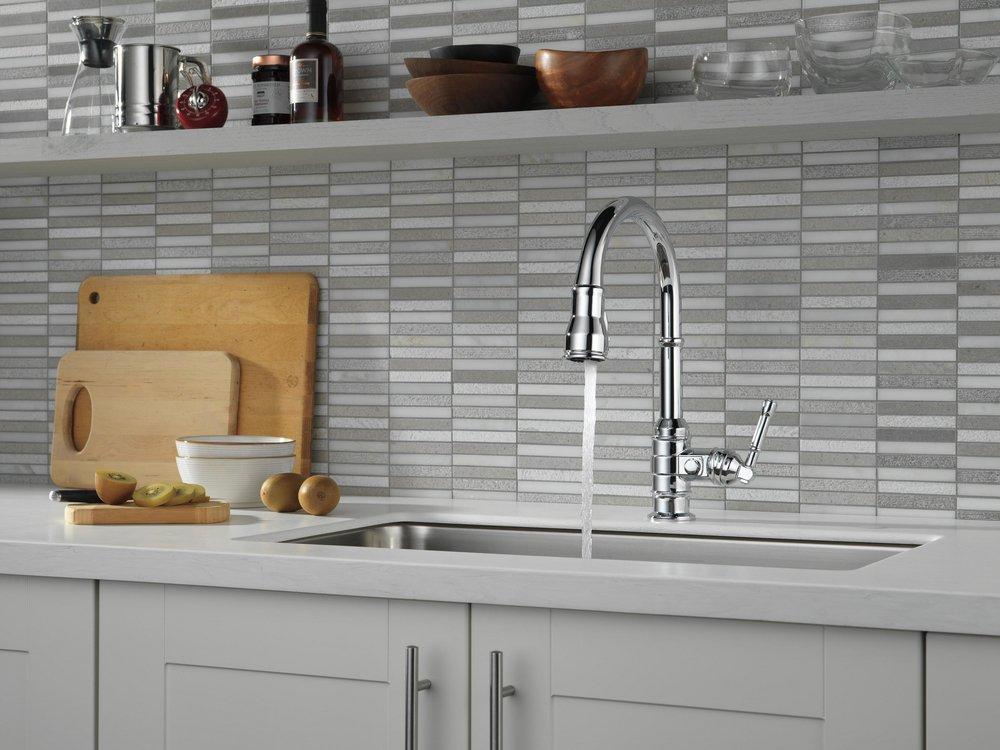 Delta Faucet Chrome Single Handle Pull Down Kitchen Faucet 
