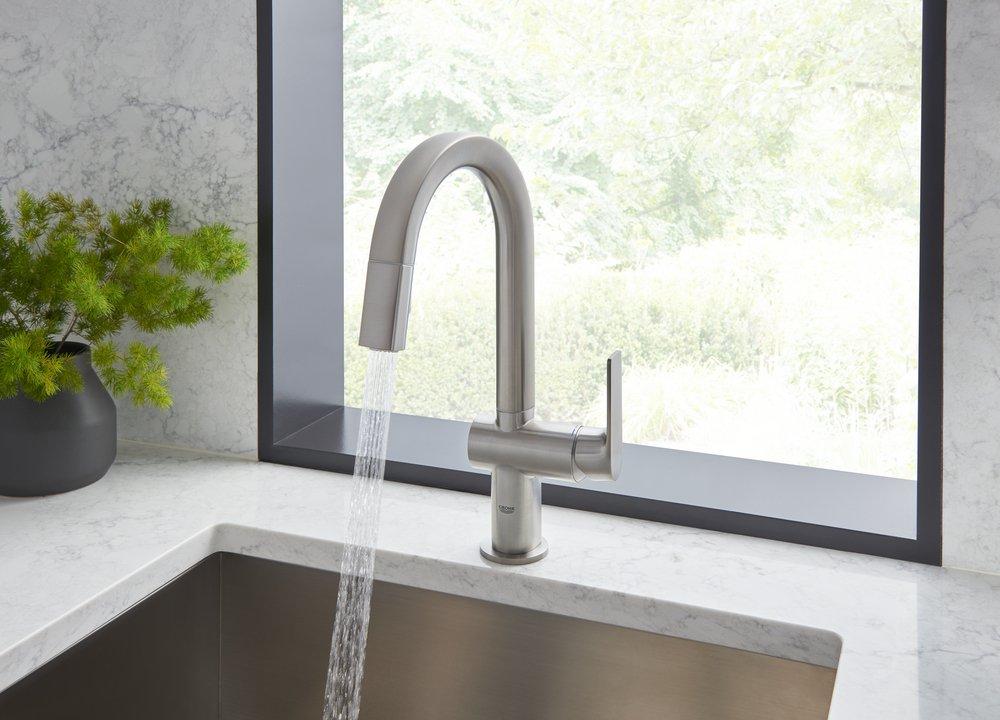 GROHE StarLight SuperSteel Monoblock Single Handle Pull Down Kitchen Faucet 