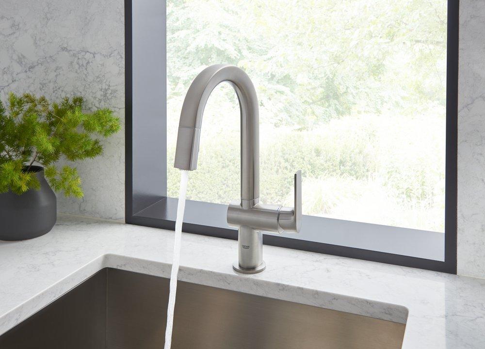 GROHE StarLight SuperSteel Monoblock Single Handle Pull Down Kitchen Faucet 