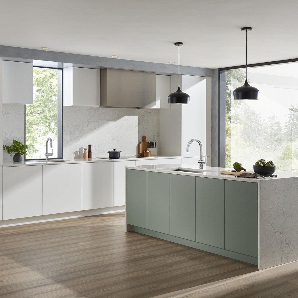 GROHE SuperSteel InfinityFinish Single Handle Lever Bar Faucet 