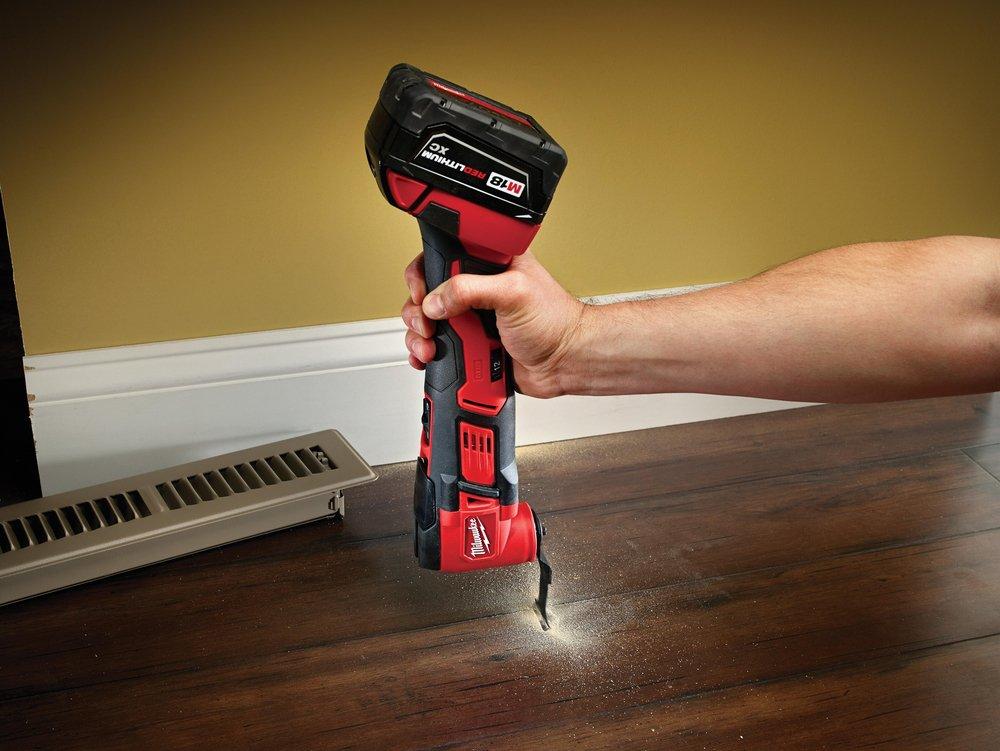 Milwaukee&reg; Red Oscillating Multi-Tool 