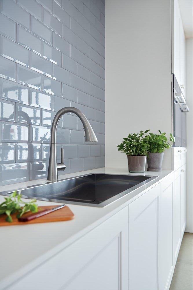 GROHE SuperSteel Infinity Monoblock Single Handle Pull Out Kitchen Faucet 