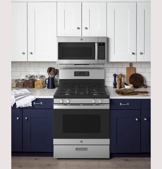 GE&reg; Stainless Steel 30 x 46-1/4 in. 13000 BTU 4.8 cu. ft. 4-Burner Sealed Gas Freestanding Range 