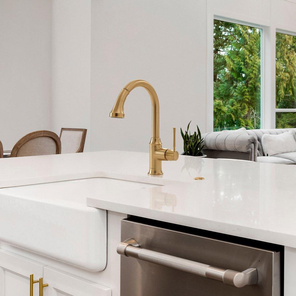 Single Handle Pull Down Kitchen Faucet in Brushed Gold Optic 