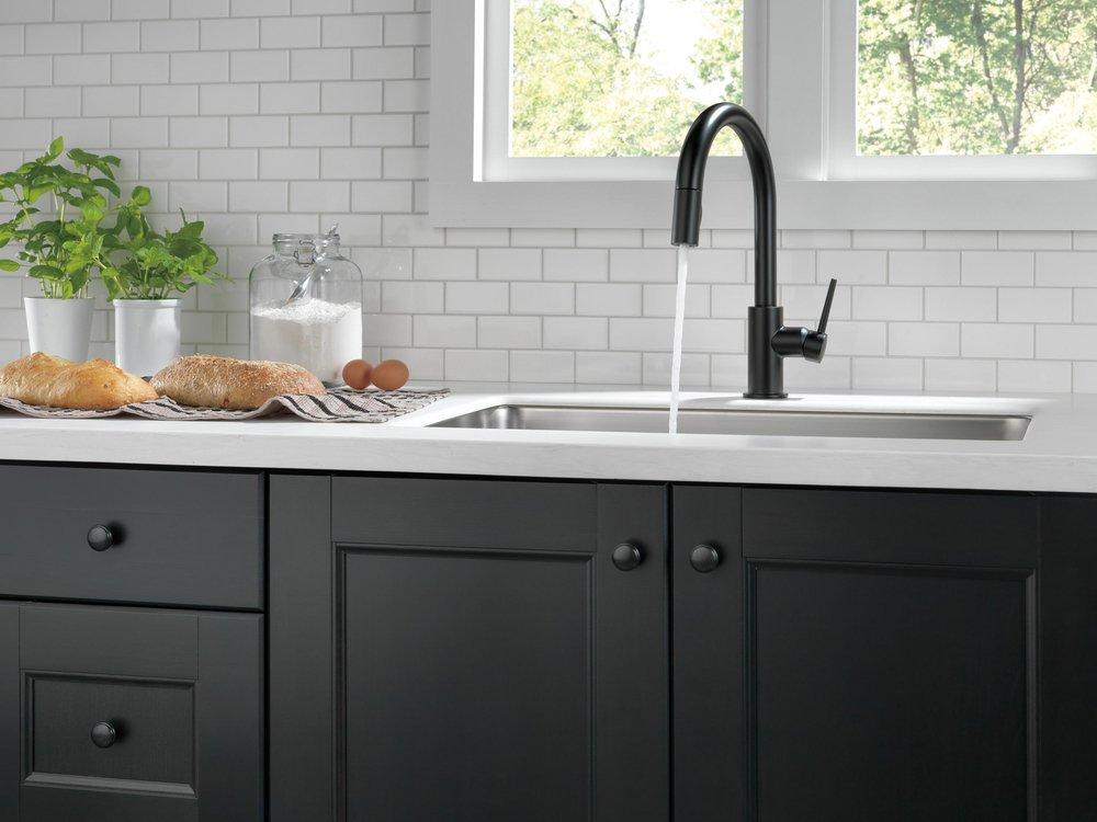 Delta Faucet Matte Black Single Handle Pull Down Kitchen Faucet 