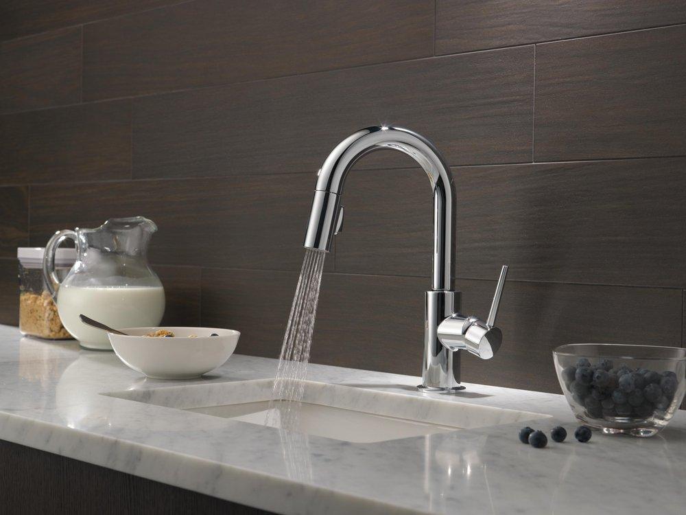 Single Handle Pull Down Bar Faucet in Chrome 