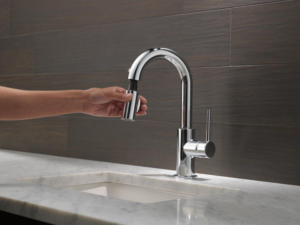 Single Handle Pull Down Bar Faucet in Chrome 