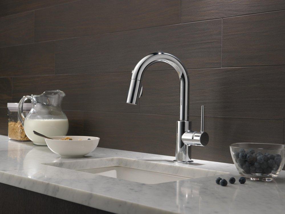 Single Handle Pull Down Bar Faucet in Chrome 