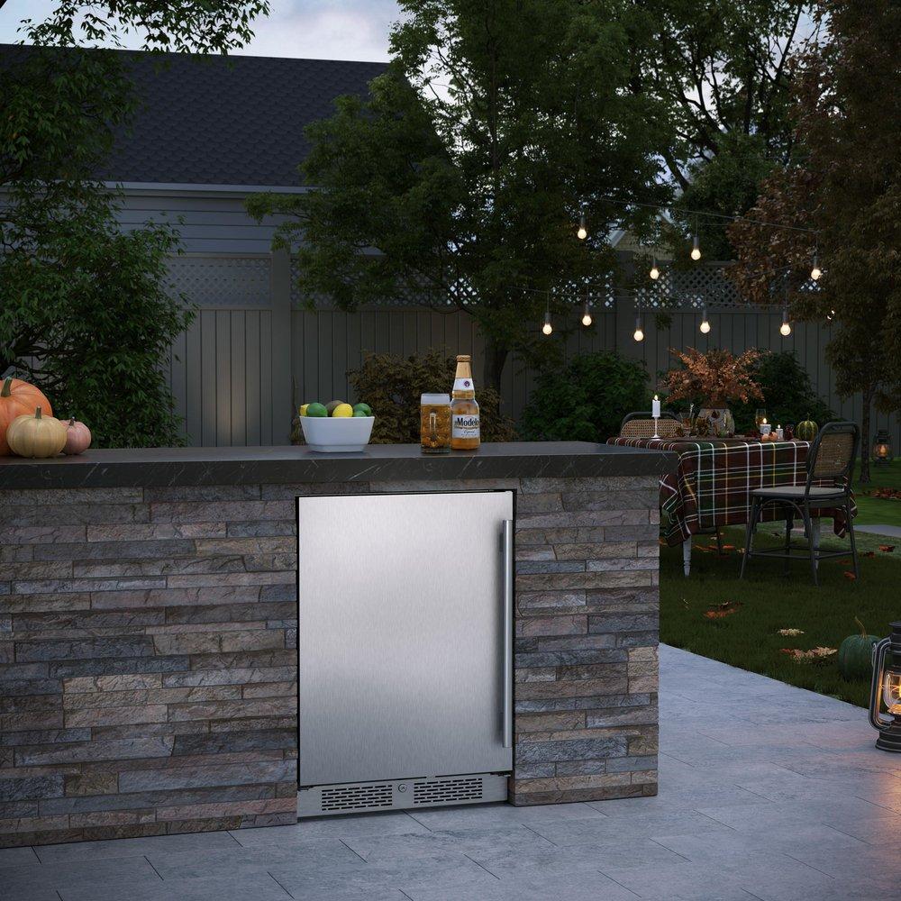 Avallon Stainless Steel 5.5 cf Built-in Outdoor Refrigerator 