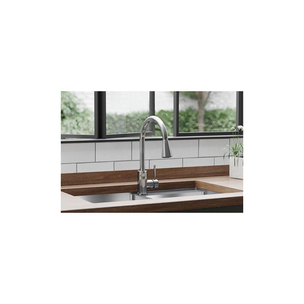 Single Handle Pull Down Kitchen Faucet in Chrome 