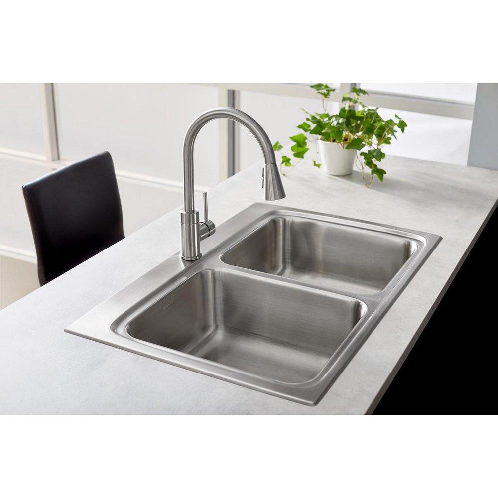 Single Handle Pull Down Kitchen Faucet in Lustrous Steel 