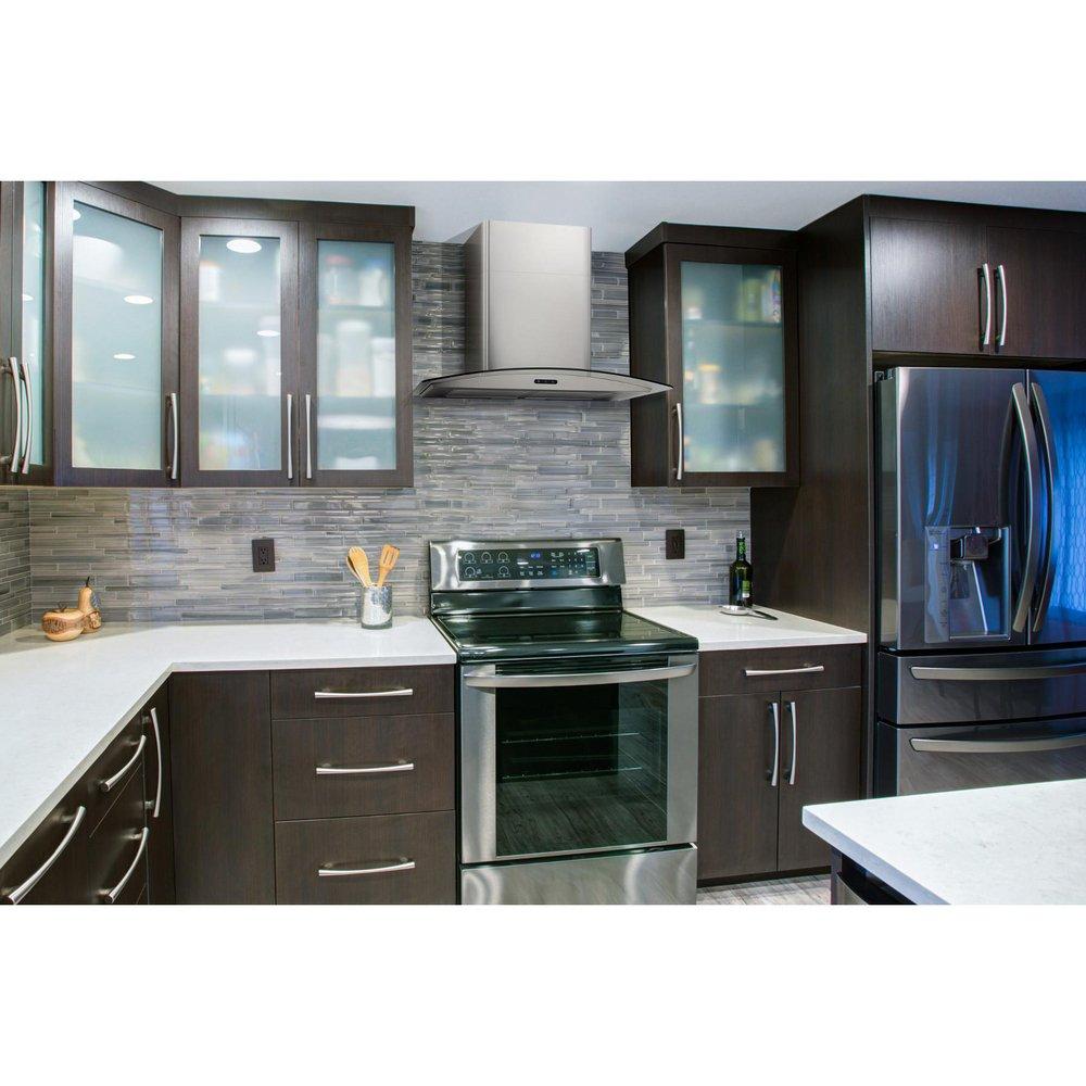 30 CONVERTIBLE WALL MOUNT CURVED GLASS CHIMNEY RANGE HOOD WITH LED LIGHT IN STAINLESS STEEL 