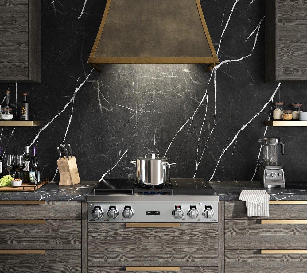 Signature Kitchen Suite Stainless Steel 6-Burner 18000 BTU Induction Cooktop 