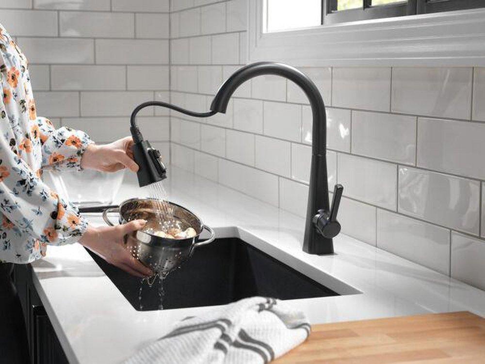 Delta Faucet Matte Black Pull Down Kitchen Faucet 