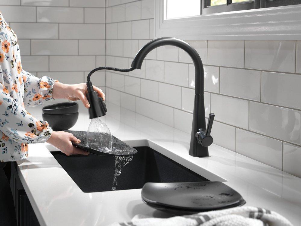 Delta Faucet Matte Black Pull Down Kitchen Faucet 