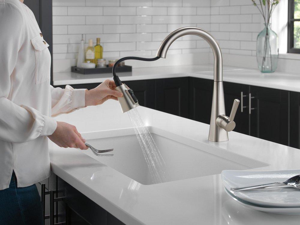 Delta Faucet Spotshield Stainless Pull Down Kitchen Faucet 
