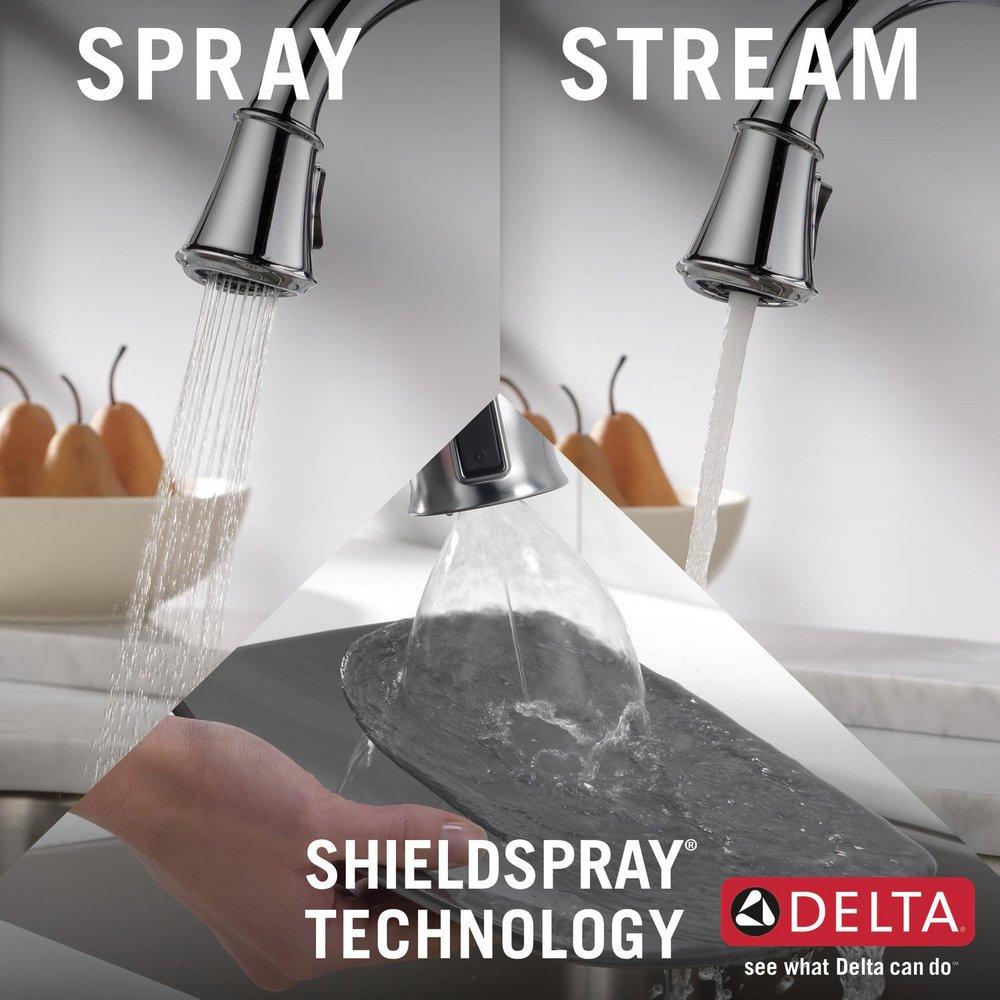 Delta Faucet Lumicoat Chrome Single Handle Pull Down Kitchen Faucet with Three-Function Spray, Magnetic Docking and ShieldSpray Technology 