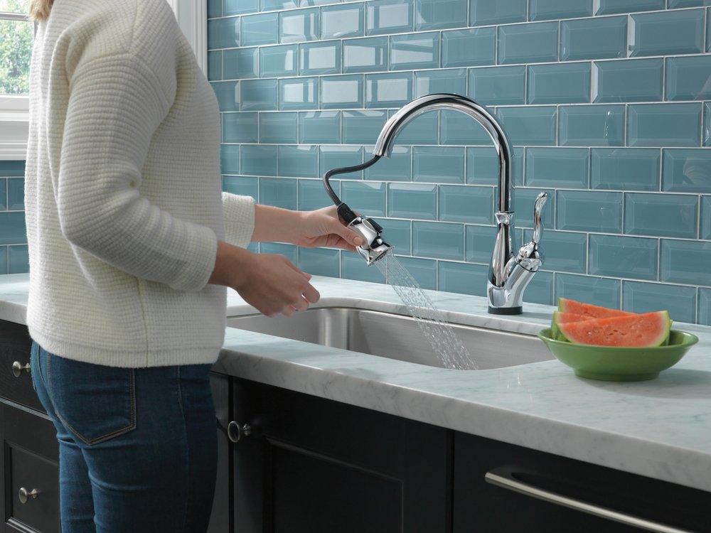 DELTA LELAND: VOICEIQ SINGLE HANDLE PULL-DOWN FAUCET WITH TOUCH20 TECHNOLOGY 