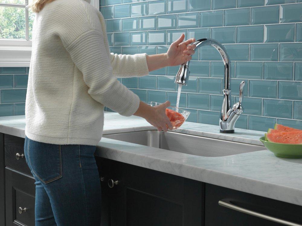 DELTA LELAND: VOICEIQ SINGLE HANDLE PULL-DOWN FAUCET WITH TOUCH20 TECHNOLOGY 
