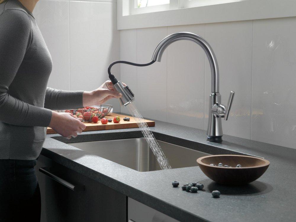 Delta Faucet Arctic Stainless Single Handle Pull Down Touch Activated Kitchen Faucet 