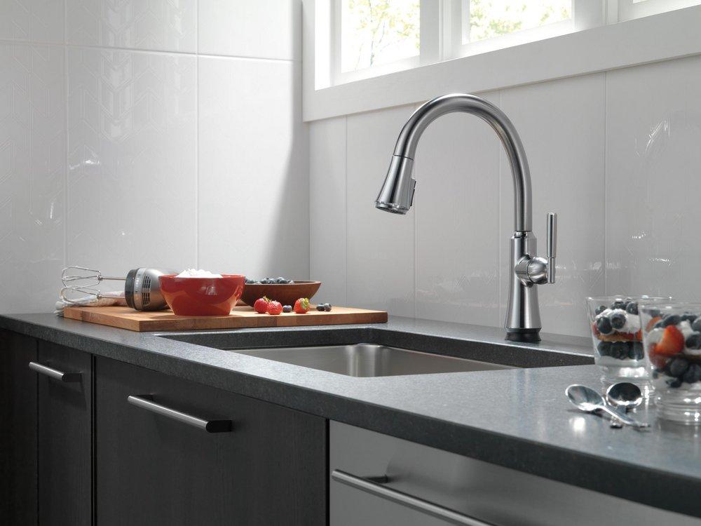 Delta Faucet Arctic Stainless Single Handle Pull Down Touch Activated Kitchen Faucet 