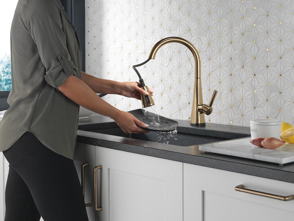 Single Handle Pull Down Touchless Kitchen Faucet in Matte Black 