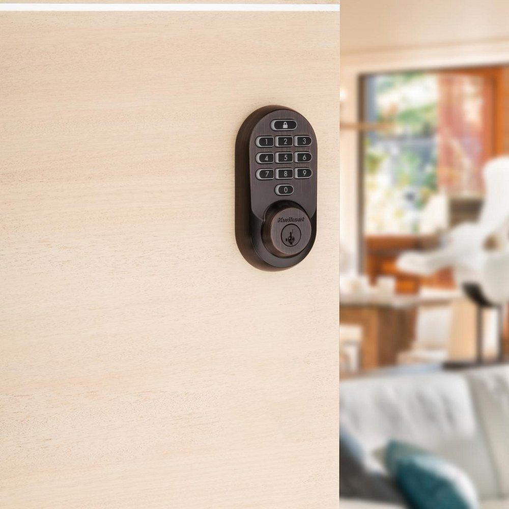 Kwikset Venetian Bronze Deadbolt Lock 