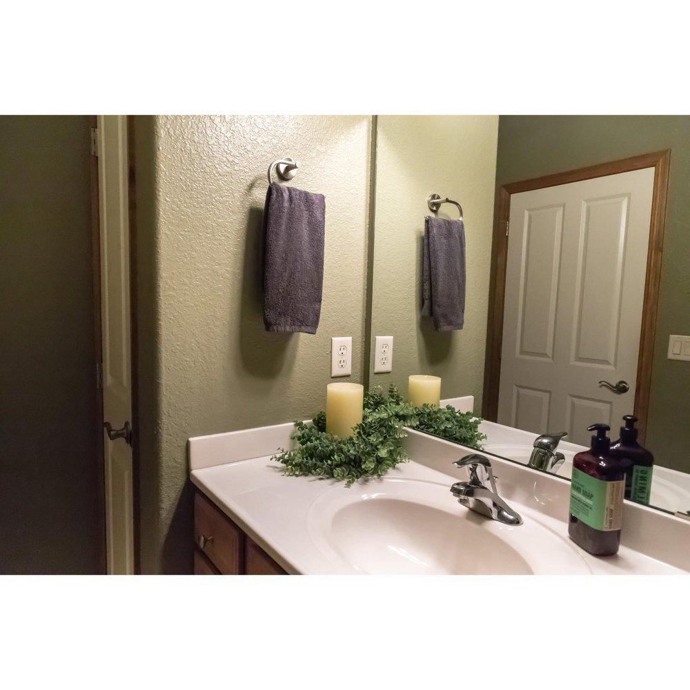 Design House White 21-1/2 x 3-5/8 in. Cultured Marble Vanity Top 
